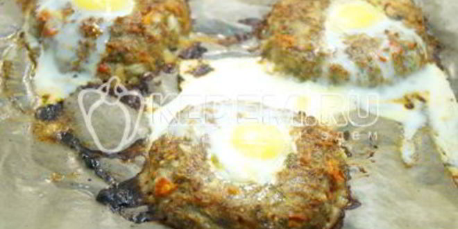 Рецепт пасхальные мясные колечки с яйцом