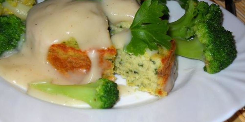 Как приготовить рыбный пудинг со шпинатом под соусом