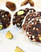 Сладкая колбаса из сушеного инжира