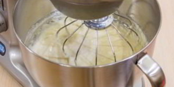 Рецепт бисквитного рулета с брусничныма суфле