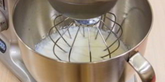 Рецепт бисквитного рулета с брусничныма суфле