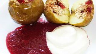 Рецепт Яблоки запеченые с творогом и вишней