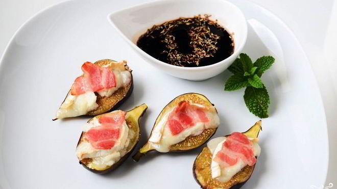 Рецепт Запеченный инжир с пармской ветчиной