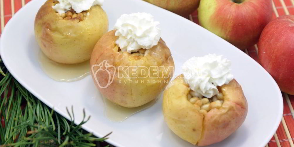 Как приготовить запеченные яблоки с медом и кедровыми орехами