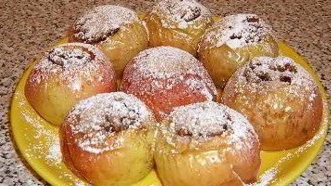 Рецепт Запеченные яблоки с орехами, изюмом, медом и корицей