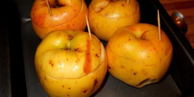 Рецепт запеченные яблоки с сухофруктами и орехами