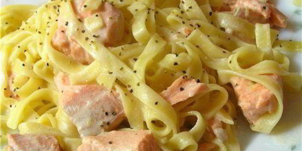 Как приготовить домашняя лапша с лососевым соусом