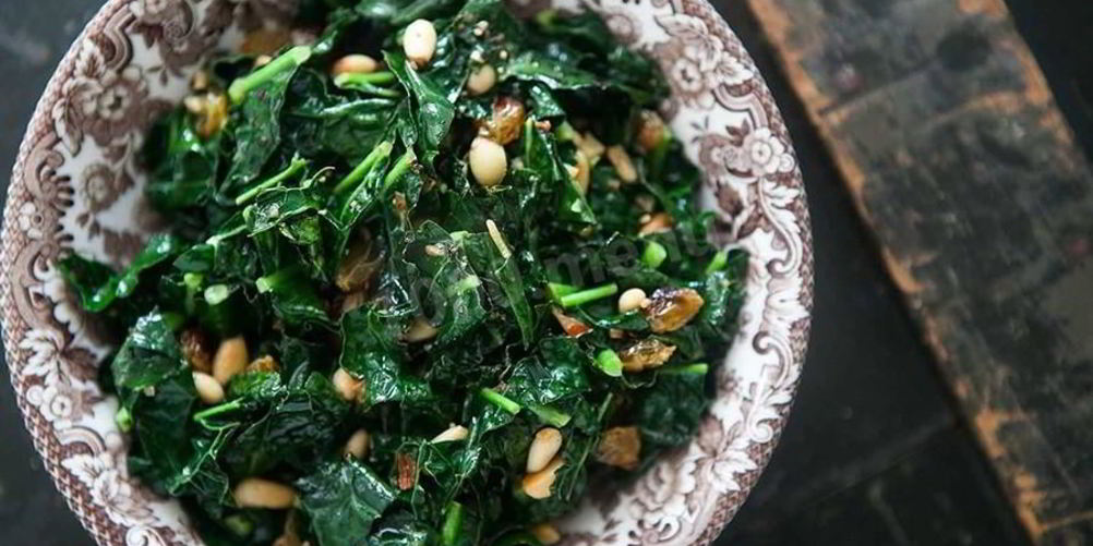 Как приготовить гарнир из мангольда с кедровыми орешками и изюмом