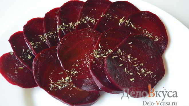 Рецепт Гарнир из вареной свеклы с заправкой из горчицы, бальзамического уксуса и оливкового масла