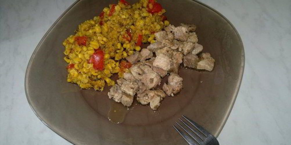 Как приготовить чечевица с кукурузой и сладким перцем, свинина с паприкой и травами