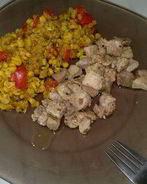 Чечевица с кукурузой и сладким перцем, свинина с паприкой и травами