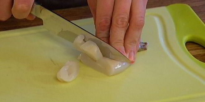 Рецепт черный рис с кальмарами и морскими гребешками