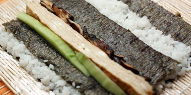 Рецепт футомаки с омлетом и шиитаке