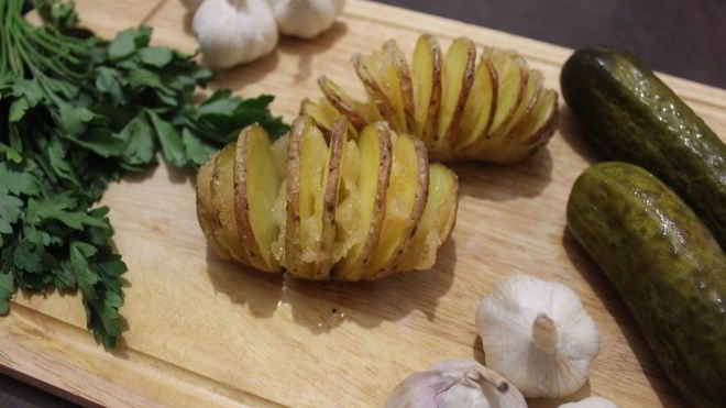 Рецепт Картофель гармошкой с салом