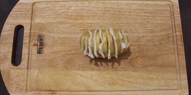 Рецепт картофель гармошкой с салом