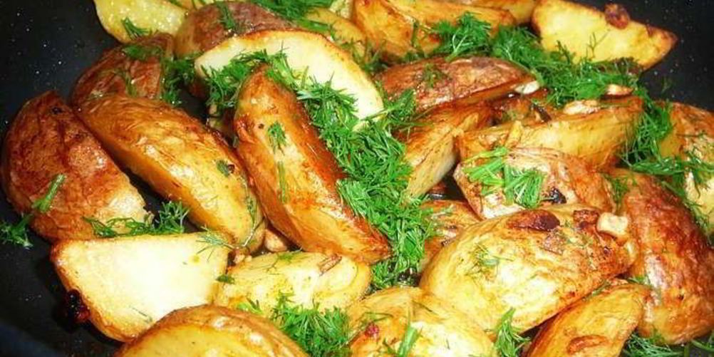 Как приготовить картофель по-деревенски с чесноком