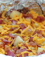 Картофель с беконом и сыром