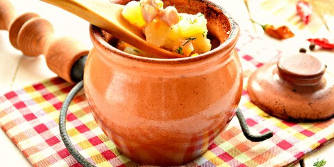 Рецепт картофель с куриной грудкой в горшочках