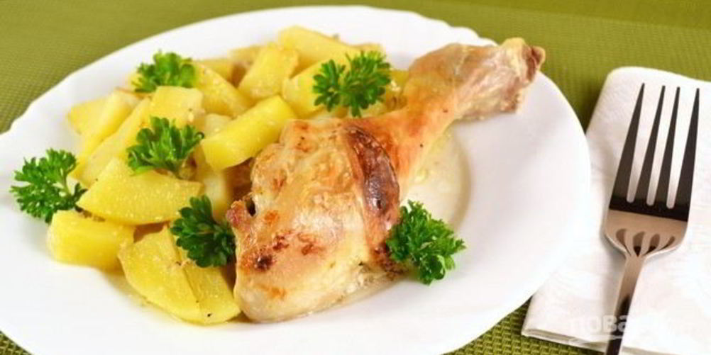 Как приготовить картофель с курицей в духовке
