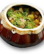 Картофель с курицей в горшочках