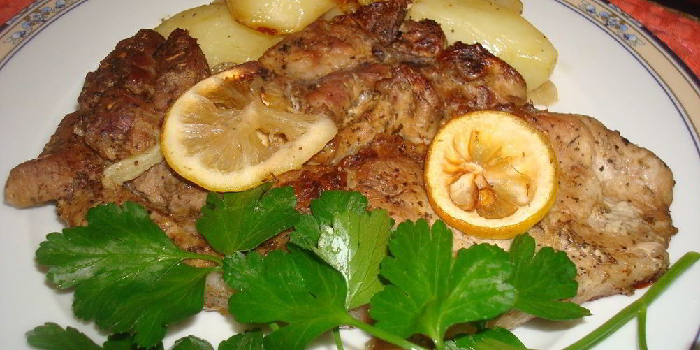 Как приготовить картофель со свининой в духовке