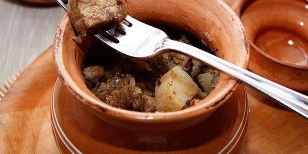 Как приготовить картофель в горшочках со свининой