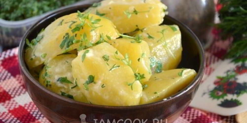 Как приготовить картофель в сметанном соусе с кресс-салатом