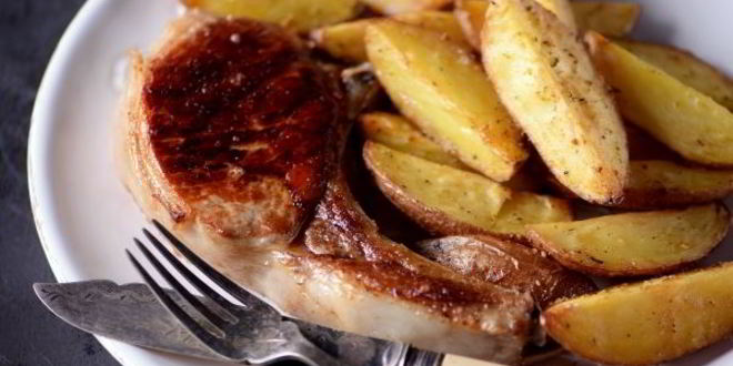 Рецепт картошка по-деревенски с мясом в духовке