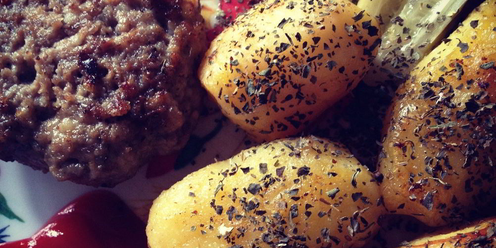 Как приготовить отварной картофель с мясными ежиками