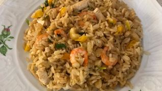 Рецепт Рис по-тайски с курицей креветками и кешью