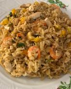Рис по-тайски с курицей креветками и кешью
