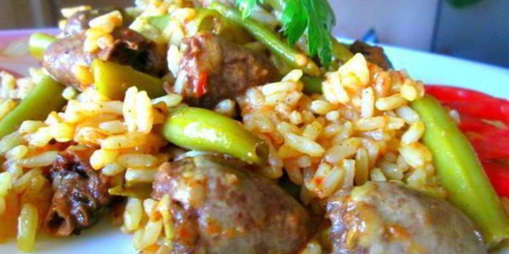 Как приготовить рис с куриными сердечками и фасолью
