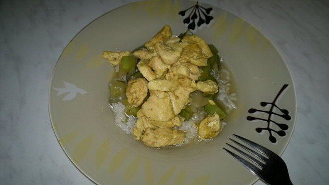 Рецепт Рис с курицей в стиле карри и овощи на пару