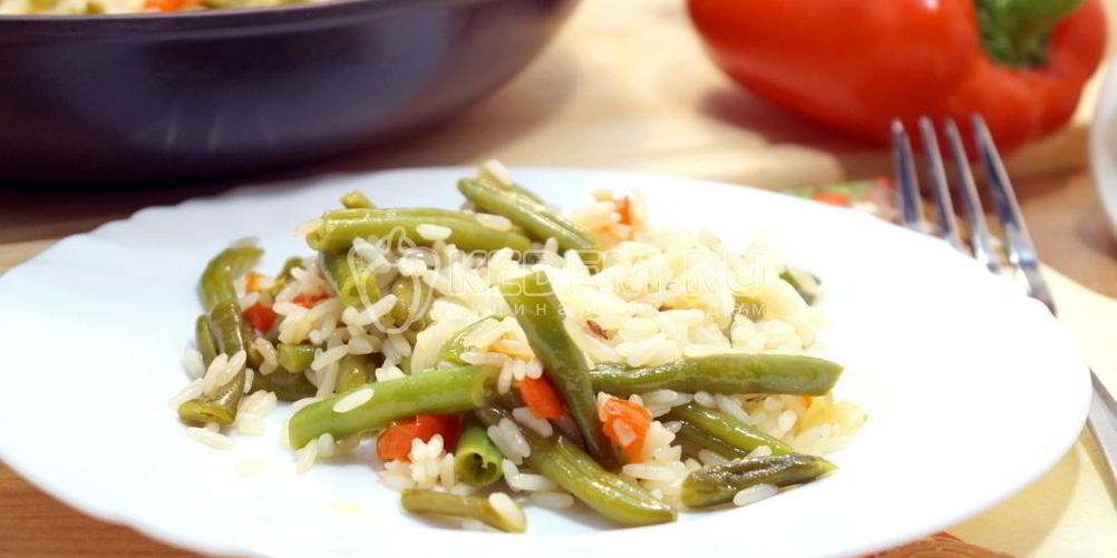 Как приготовить рис с овощами и стручковой фасолью