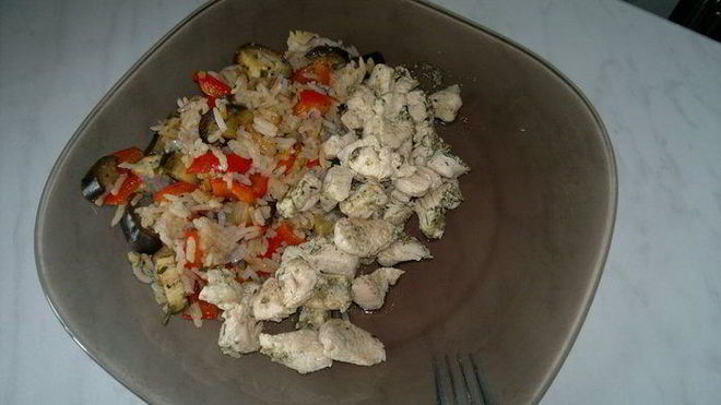 Рецепт Рис с весенними овощами и куриная грудка в травах