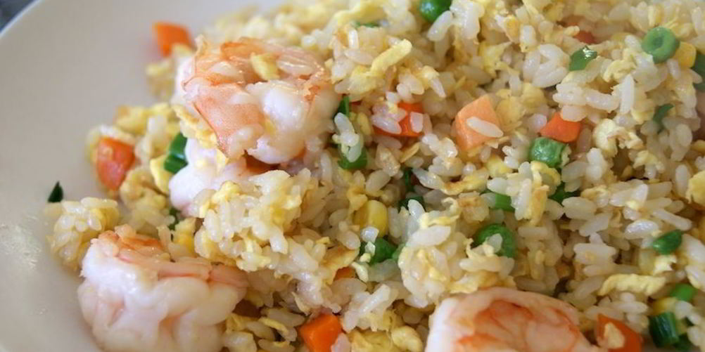 Как приготовить рис с жареными креветками по-китайски