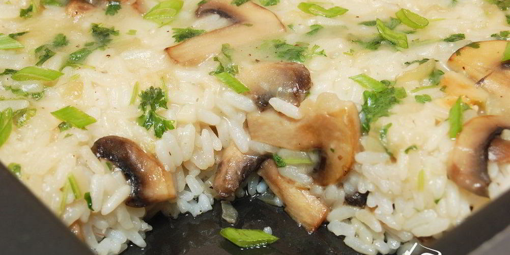 Как приготовить рис, запеченный с шампиньонами