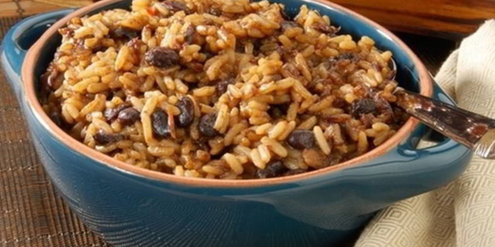 Как приготовить ямайский рис с фасолью