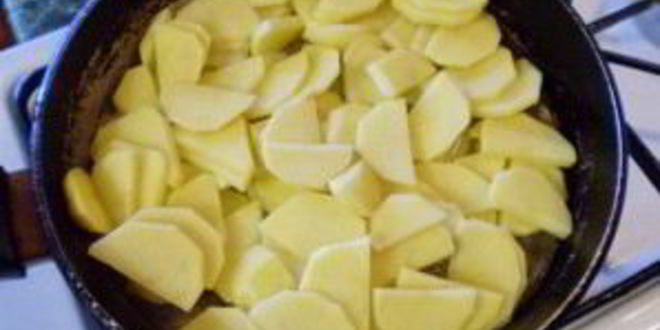 Рецепт жареная картошка с луком