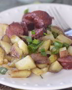 Жареная картошка с охотничьими колбасками