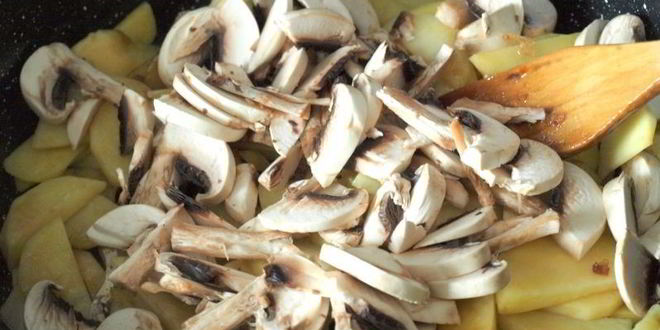 Рецепт жареный картофель с шампиньонами