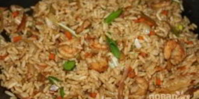 Рецепт жареный рис с креветками и овощами