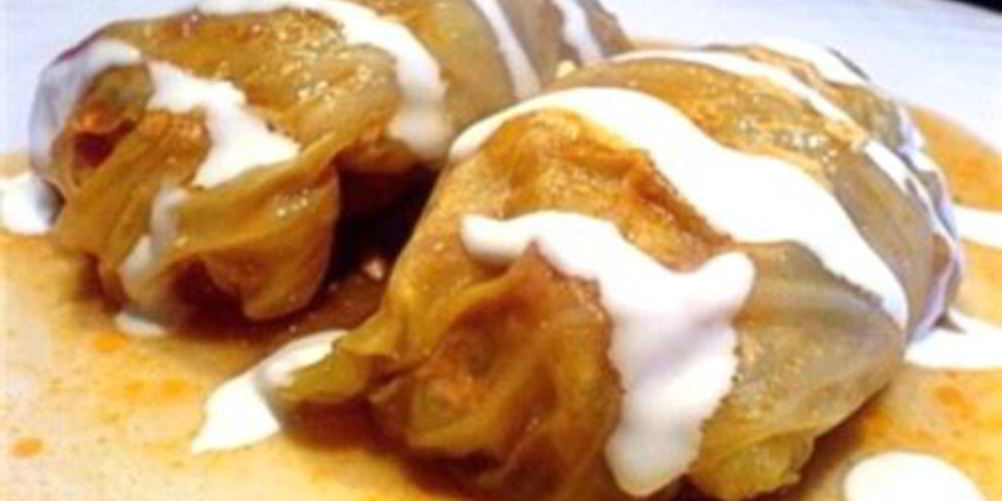 Как приготовить голубцы в вине по-татарски со сметанным соусом