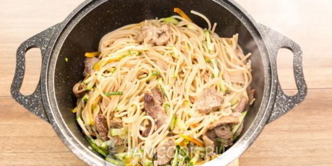 Рецепт гречневая лапша с говядиной и овощами