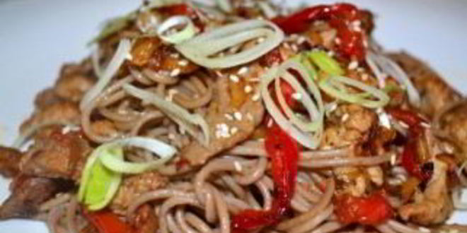 Рецепт гречневая лапша со свининой и овощами