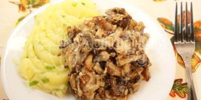 Рецепт белые грибы в сметане с картофелем