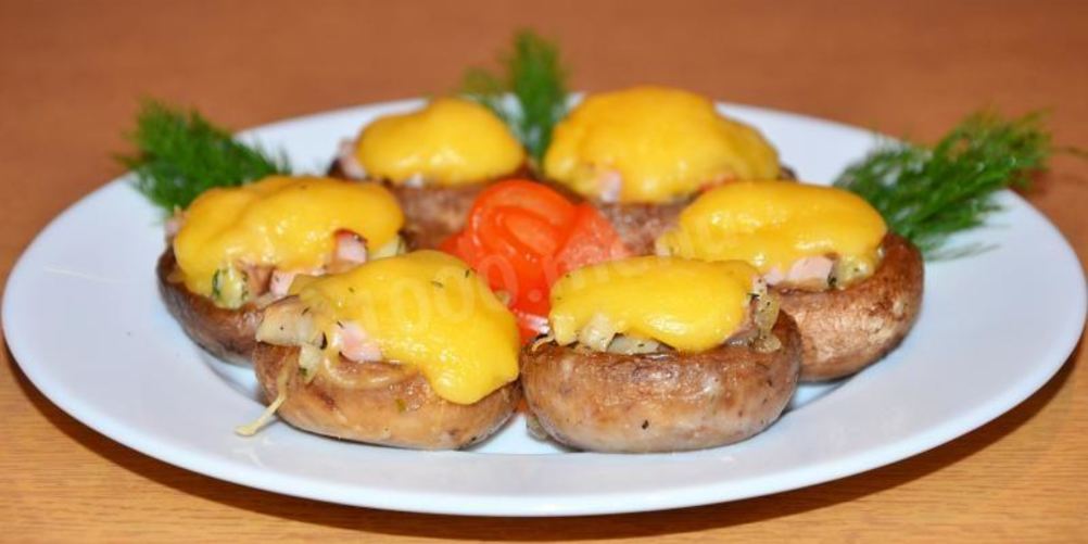 Как приготовить фаршированные шампиньоны под сырной шапочкой