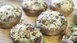 Рецепт Фаршированные шампиньоны с сыром и зеленью