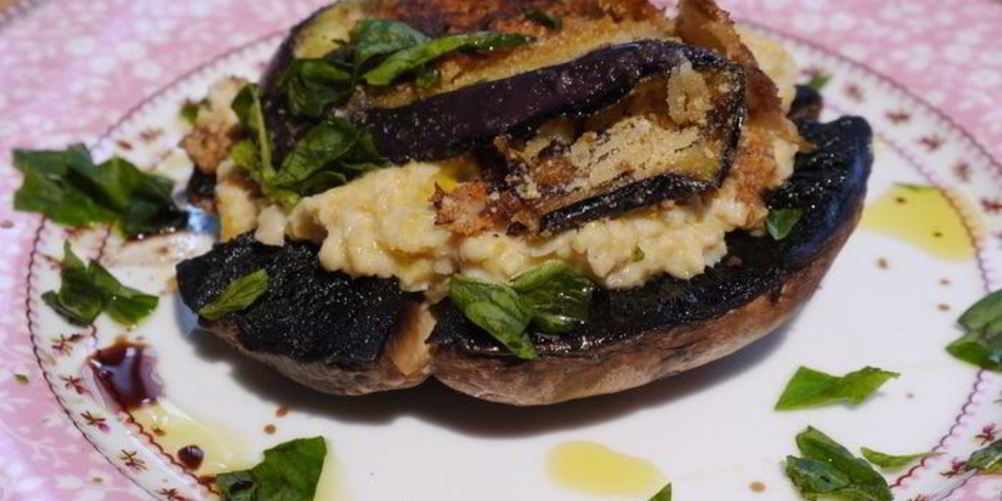 Как приготовить грибы на гриле с нутом и баклажанами