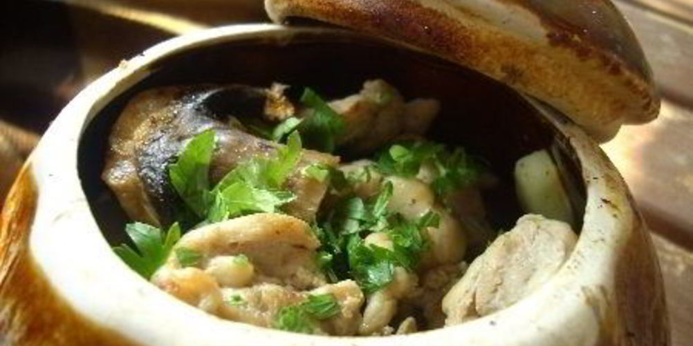 Как приготовить грибы в горшочках